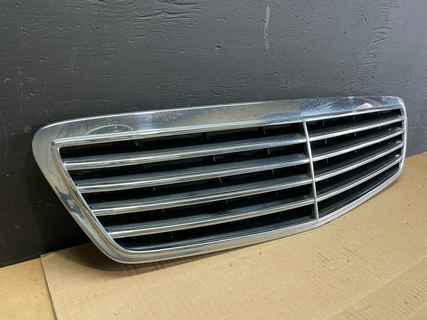 2000 to 2002 Mercedes-Benz S-Class S500 S430 Front Upper Grille AB76431