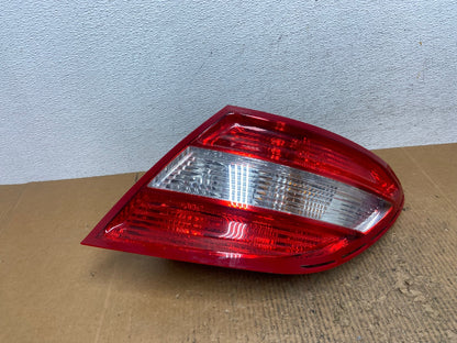 2008 2009 2010 2011 Mercedes C-Class Right Passenger Tail Light AE2871 LK0