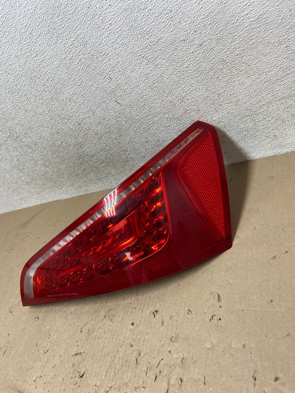 2009 to 2012 Audi Q5 Right Passenger RH Side Tail light AH6871 LK2