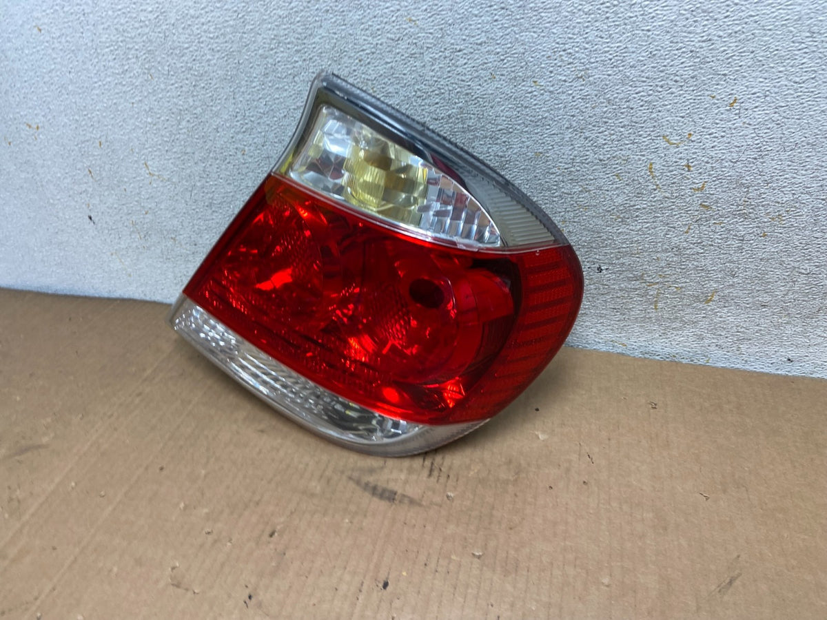 2005 to 2006 Toyota Camry Tail Light Right Passenger Side AI8481 LK1