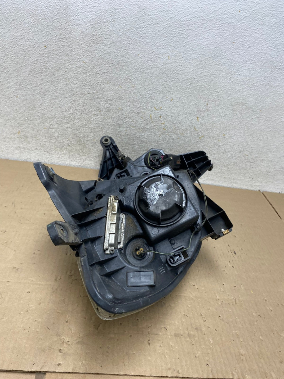 2008-2012 Buick Enclave Left Driver Headlight Xenon Hid One Ballast AI2327 LK8