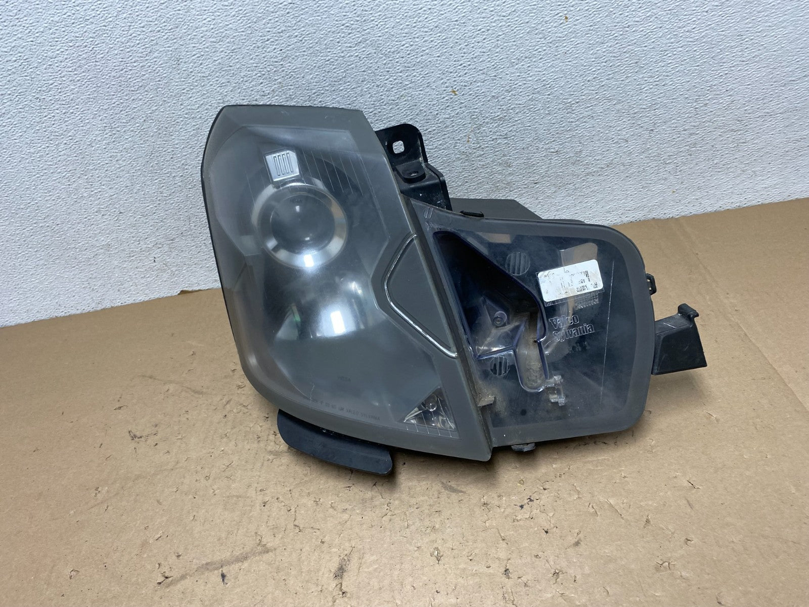 2003 to 2007 Cadillac CTS Right Passenger RH Halogen Headlight AG4412 DW0