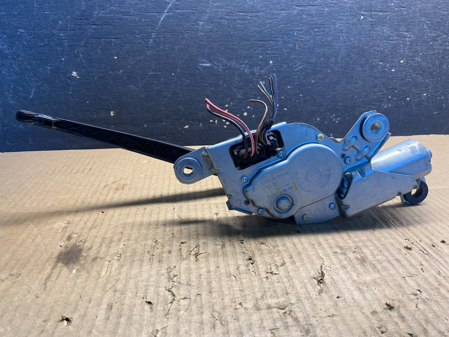 2004 to 2010 BMW X3 E83 Rear Windshield Wiper Motor OEM aa7497 DG5