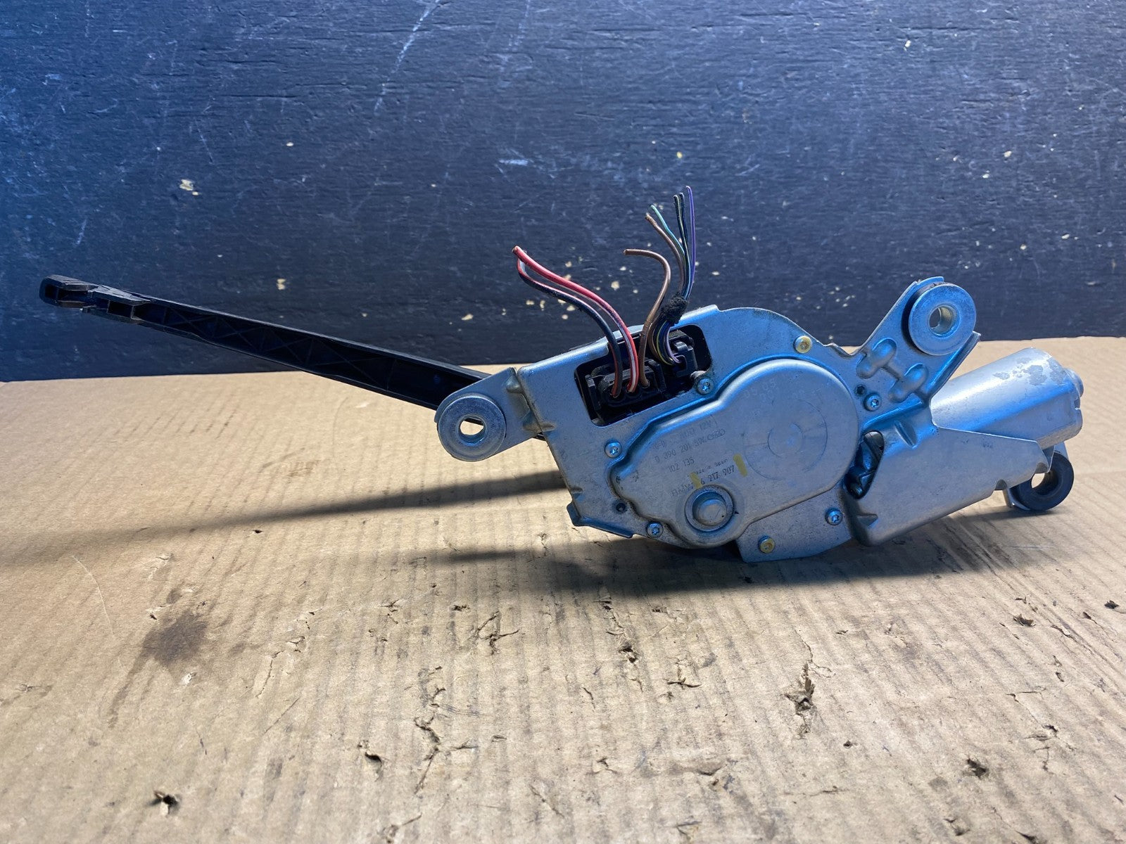 2004 to 2010 BMW X3 E83 Rear Windshield Wiper Motor OEM aa7497 DG5