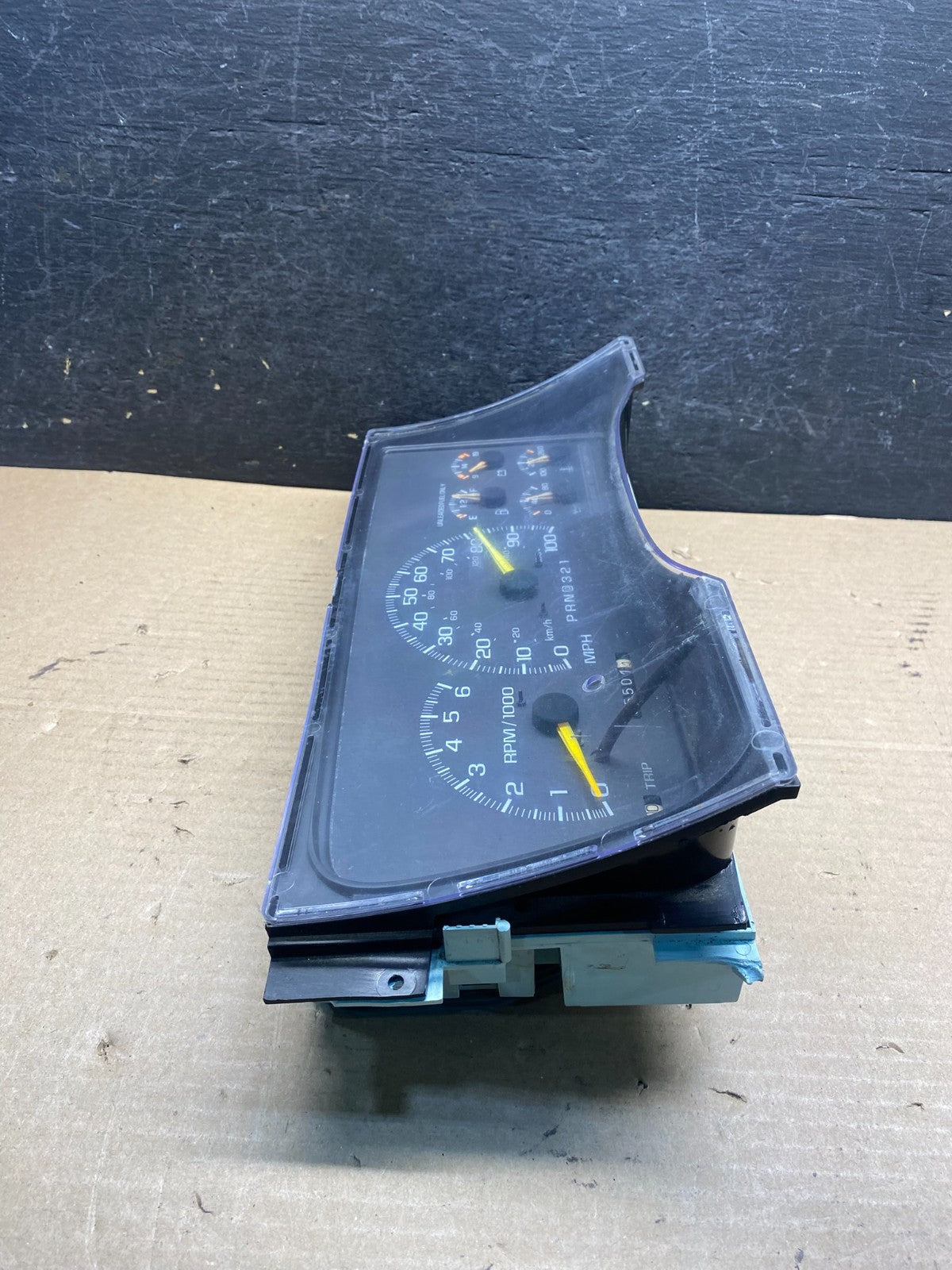 1995 to 1999 Chevrolet Silverado Suburban Cluster Gauge Speedometer AH9776 DW1