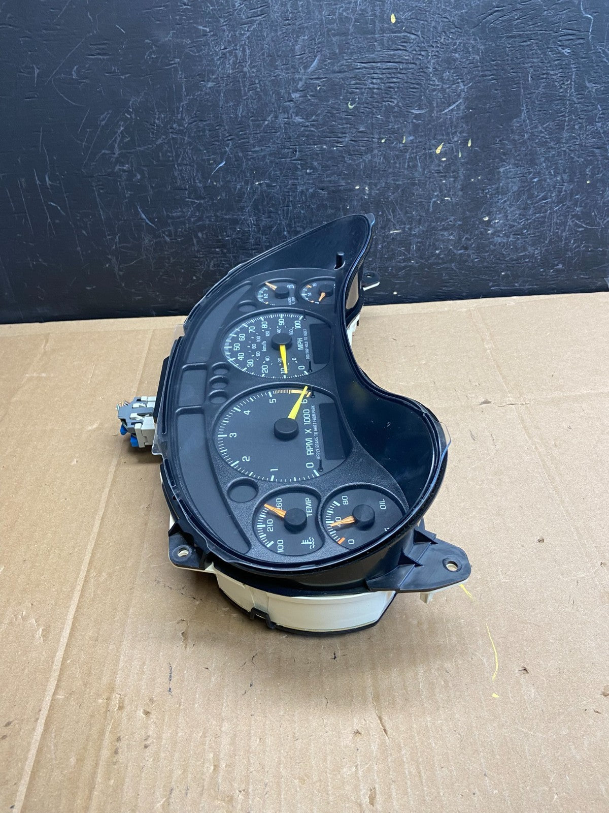 1998 1999 Chevrolet S10 Blazer Cluster Gauge Speedometer AD2140 DG1