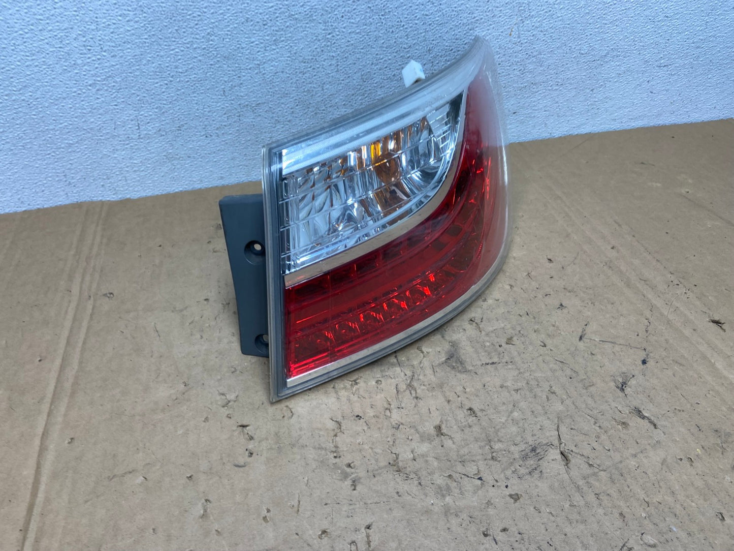 2010 2011 2012 Mazda CX-9 Right Passenger RH Tail Light AD3744 LK2
