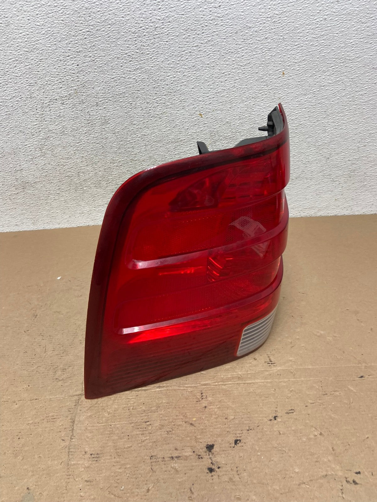 2003 2004 2005 2006 Ford Expedition Left Driver Lh Tail light AF4775 LK2