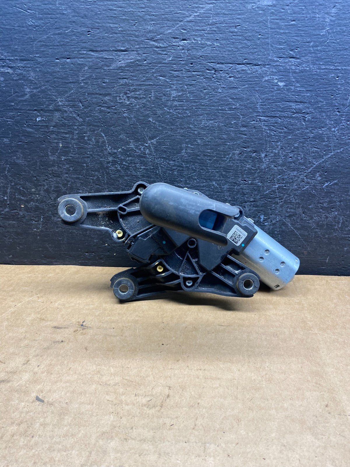 2020 to 2023 Ford Explorer Rear Windshield Wiper Motor ad7531 DG0