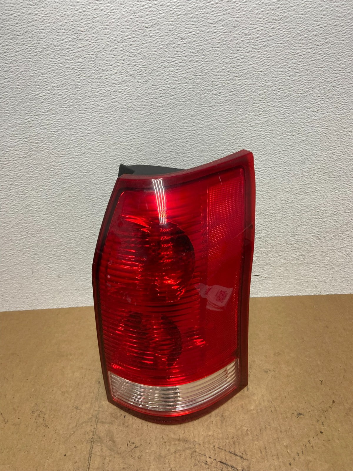 2004 to 2007 Saturn Vue Right Passenger Rh Side Tail Light Oem AC3227 DW0