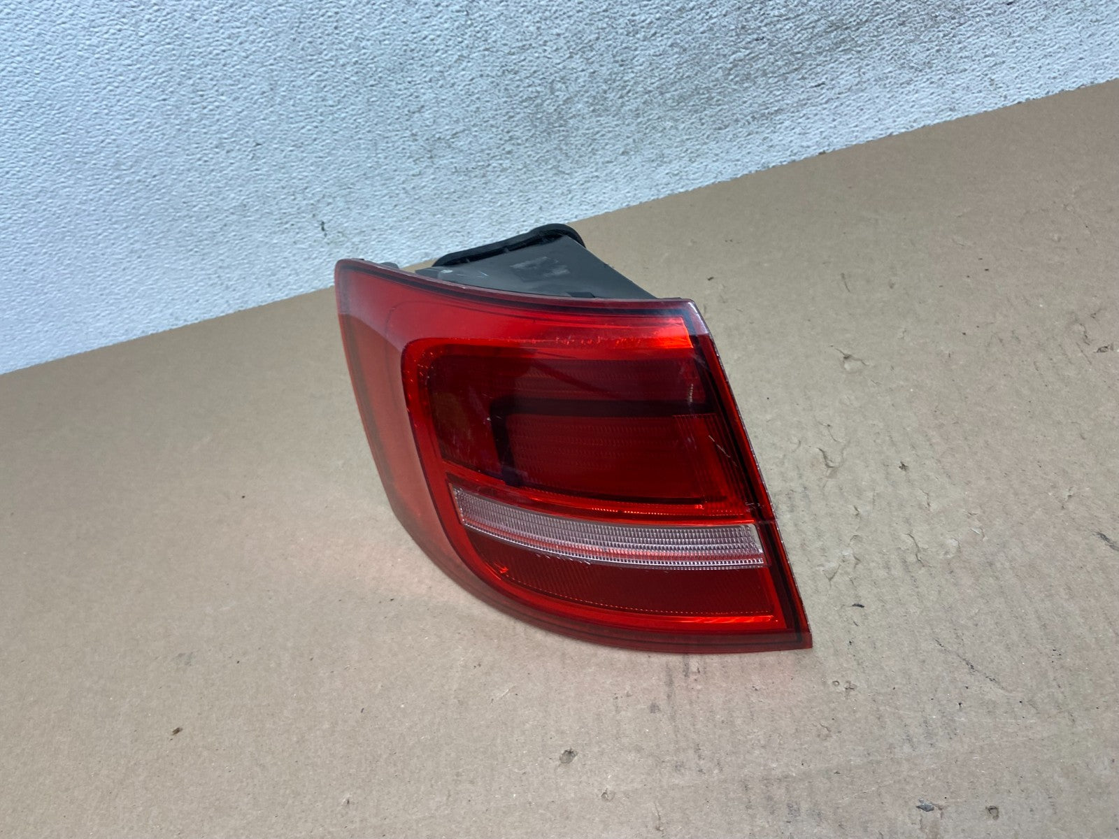 2015 to 2018 Volkswagen Jetta Left LH Side Tail Light AG5784 DG1