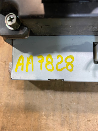2008 to 2012 Nissan Armada QX56 Display Screen Information OEM AA7828  DG6