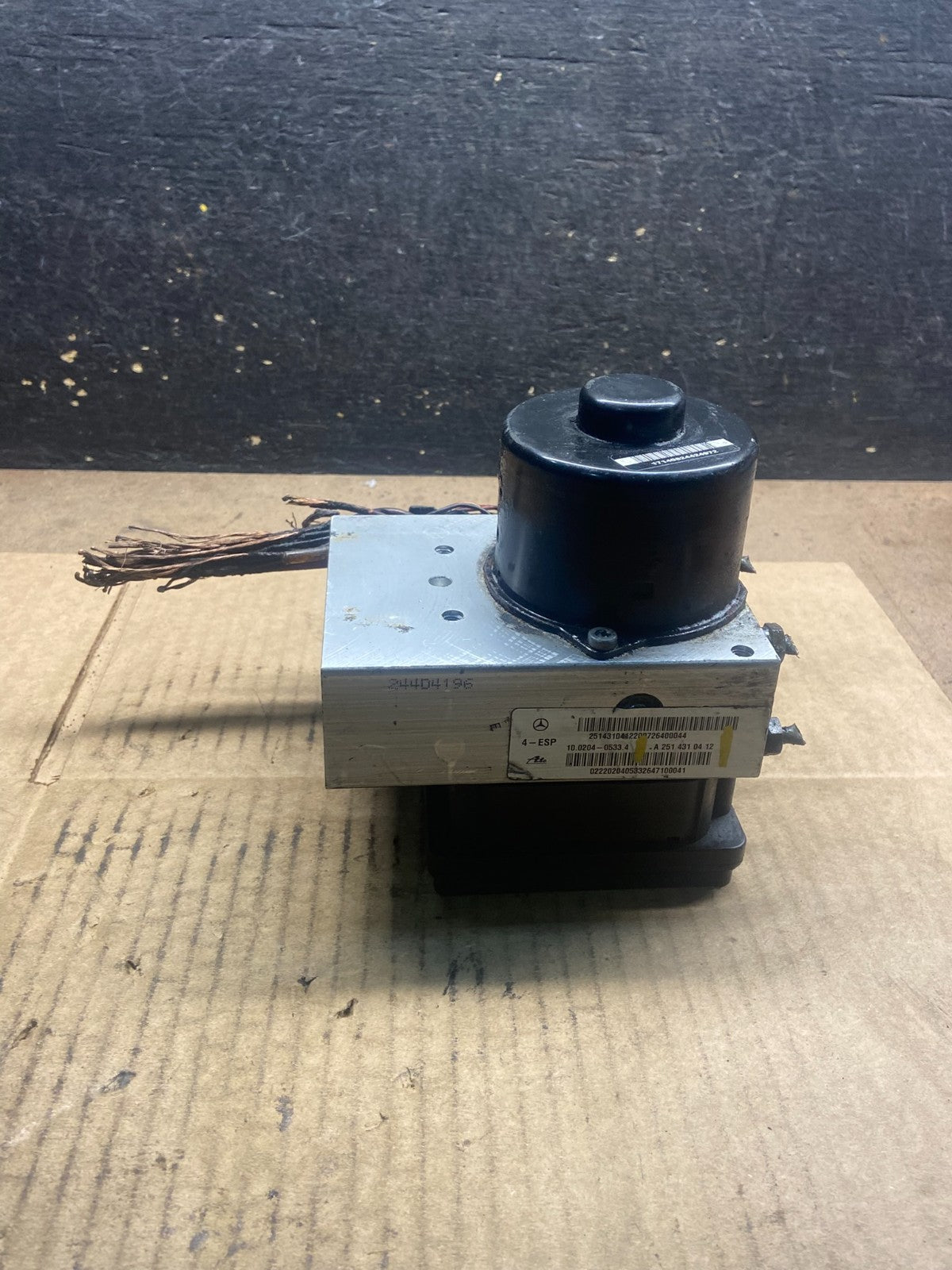 06-12 Mercedes R350,GL450,ML500 A2515452532 ABS AntiLock Brake Pump OEM Y4360 DG1