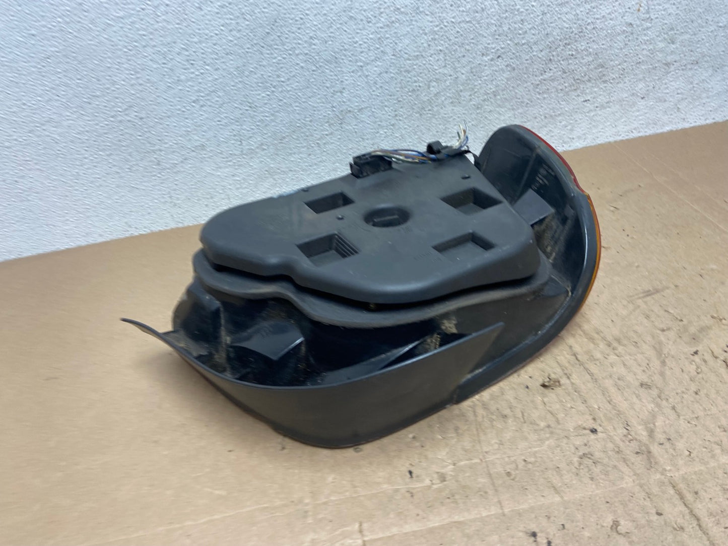 1996-2000 BMW 5-SERIES E39 528i 540i Right Passenger Rh Tail Light AE6459 LK5