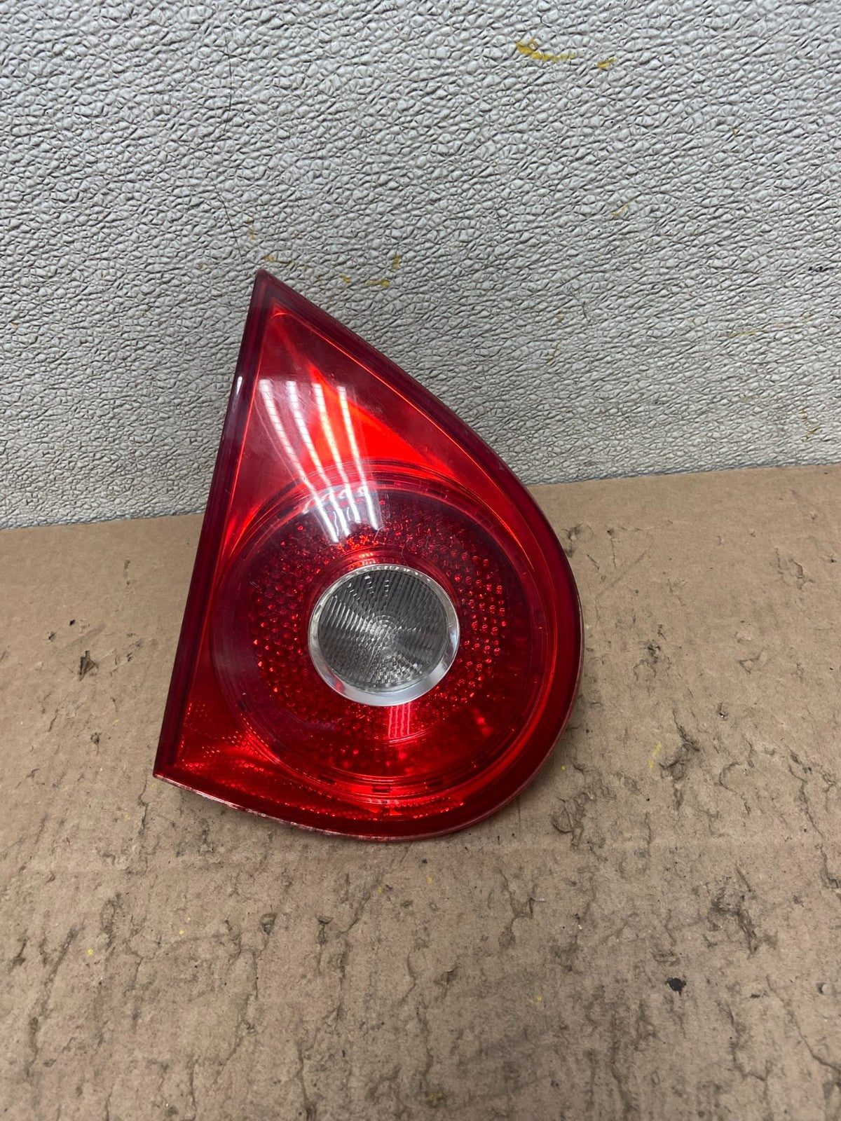 2006-2009 Volkswagen Golf Driver Left Side Tail Light Inner Trunk Lid Y4856 DW0