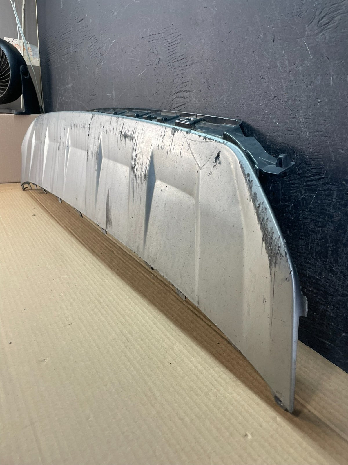 2017- 2019 Audi Q7 Quattro Front Bumper Lower Molding Valance AE8606 DG1