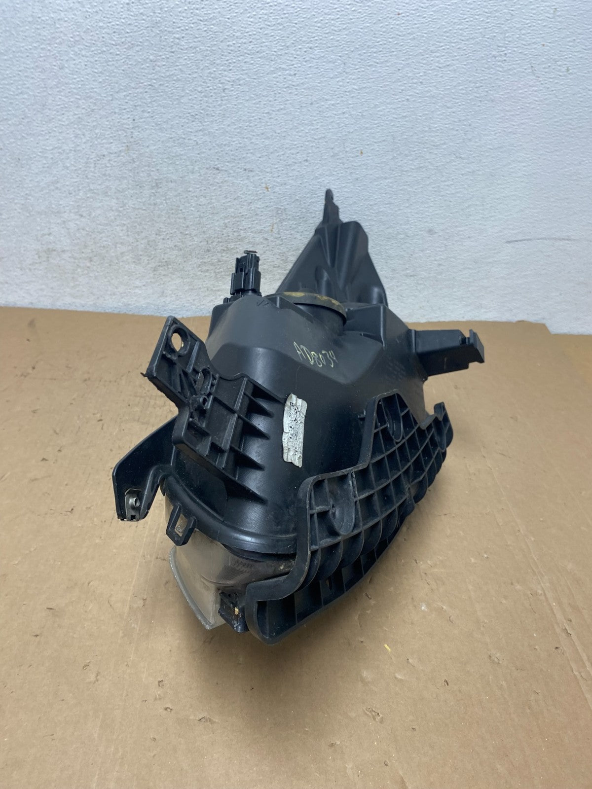 2013 - 2016 Ford Escape Headlight Right Passenger RH Side Halogen AD8034 DW9