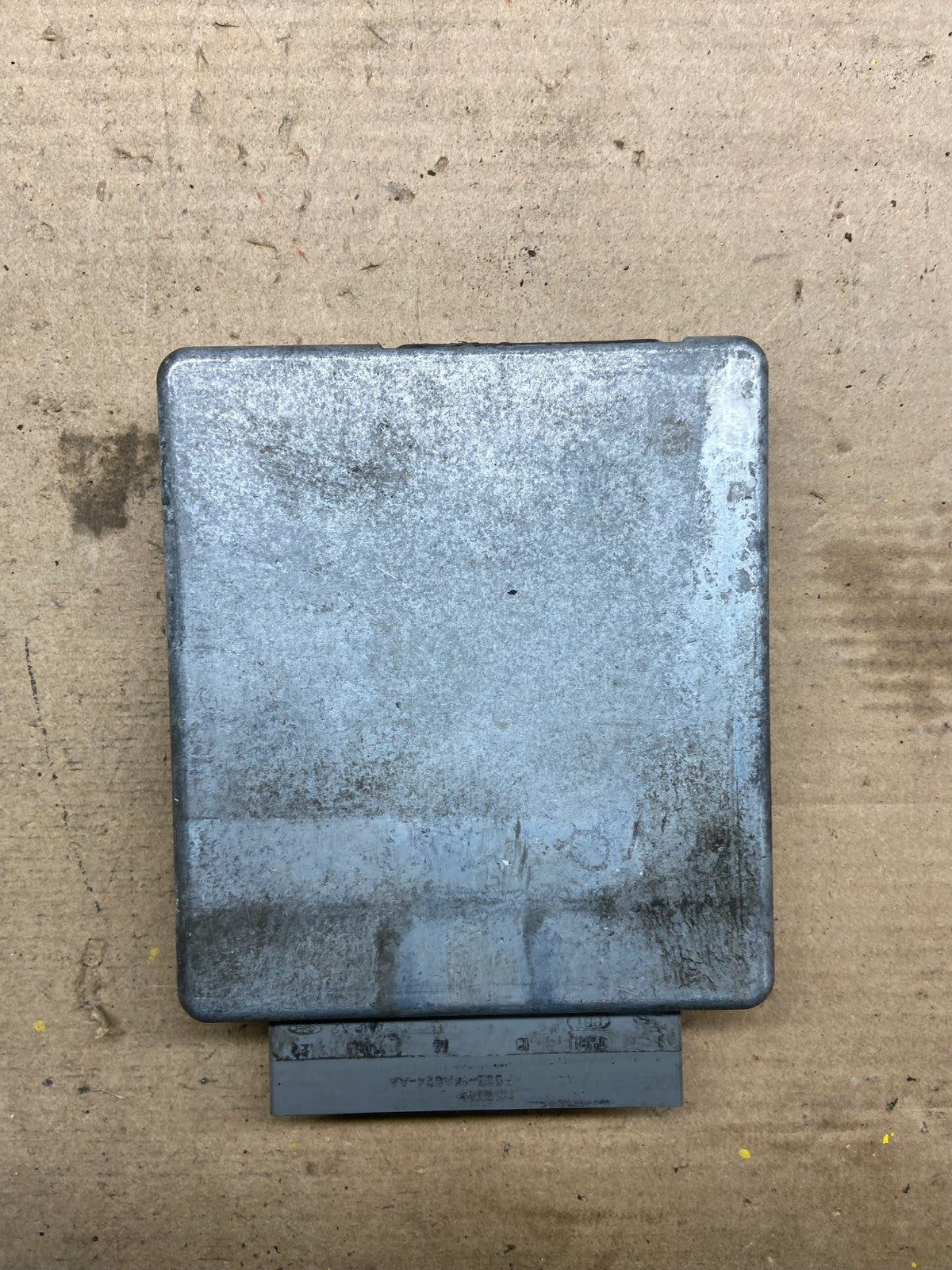2000 Ford E-Series Engine Control Module Computer ECU ECM Q6037 DG2
