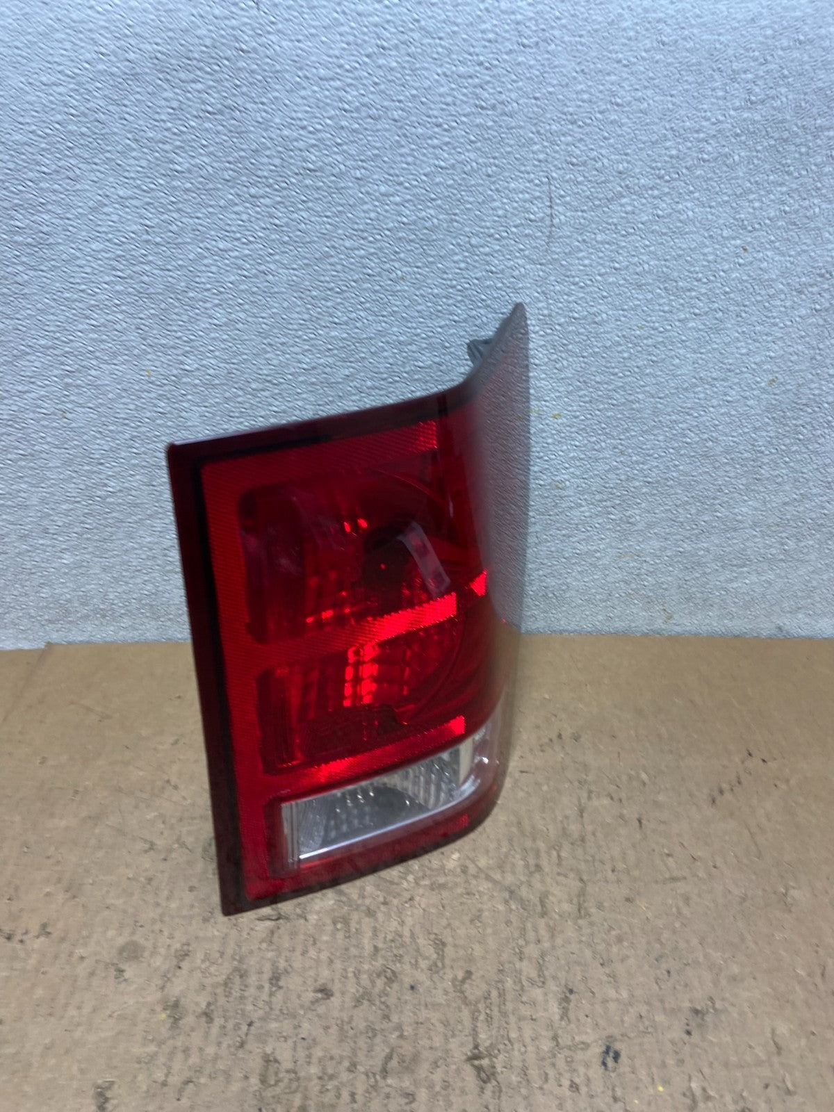 2007 to 2010 Jeep Grand Cherokee Right Passenger Tail Light AA0205 DW2