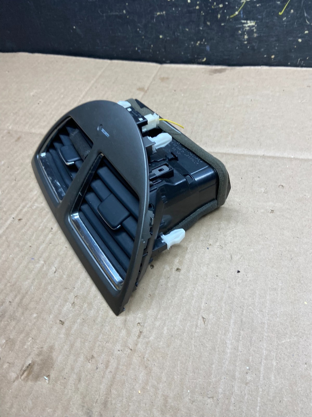 2010 2011 2012 Lexus ES350 Front Center Dashboard Air Vent OEM Y2296 DG2
