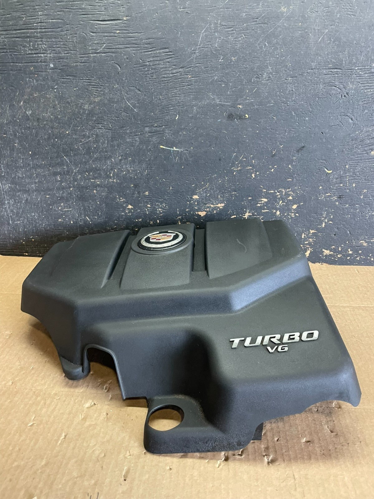 2010 to 2011 Cadillac SRX Engine Cover 2.8L 19420814 AA6115 DG3