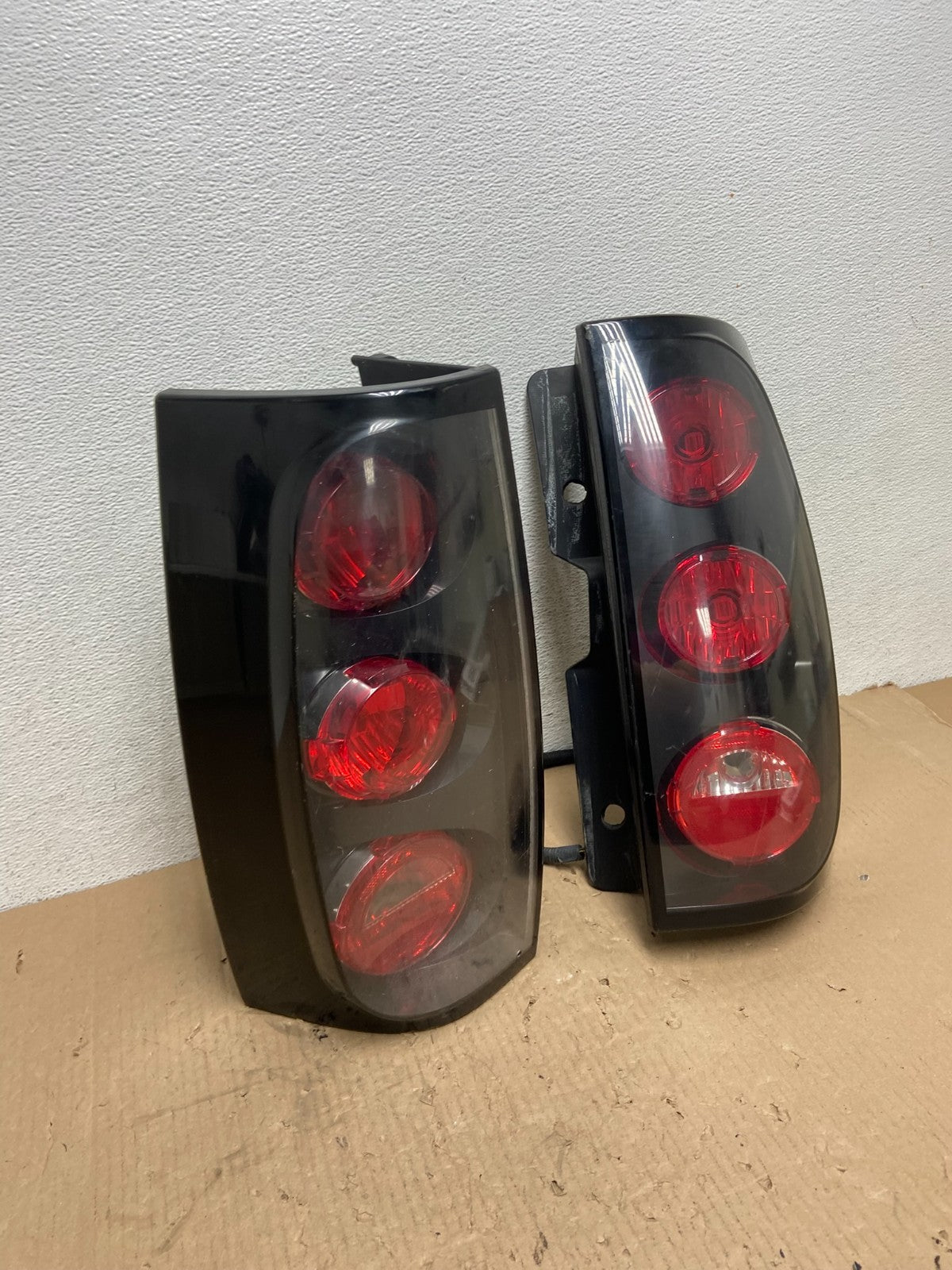 2007-2014 GMC Yukon Denali Left + Right SET Tail Lights Light AE8811 DG1