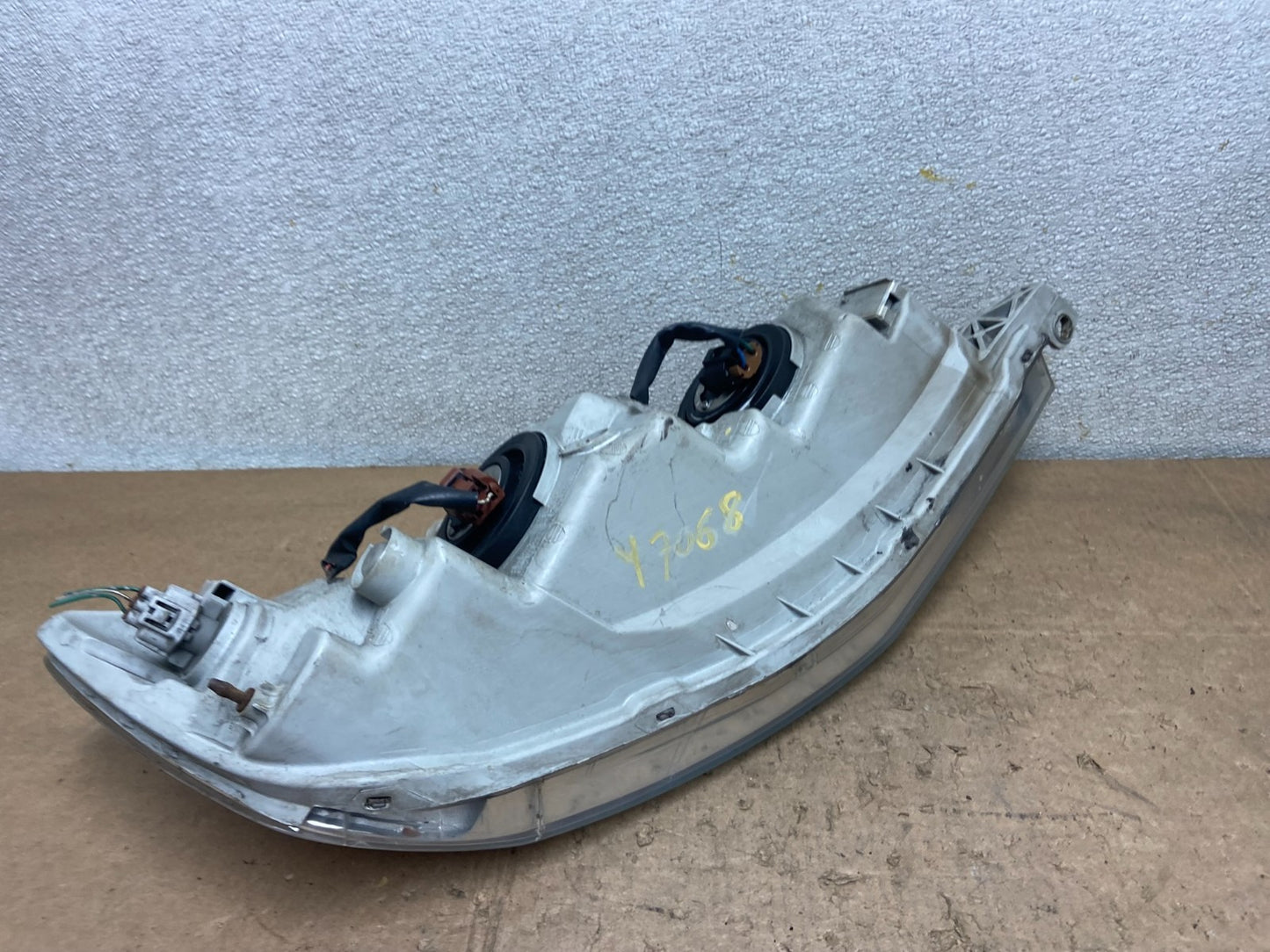 2000 to 2004 Toyota Avalon Halogen Left Driver LH Headlight Oem Y7068 DW6