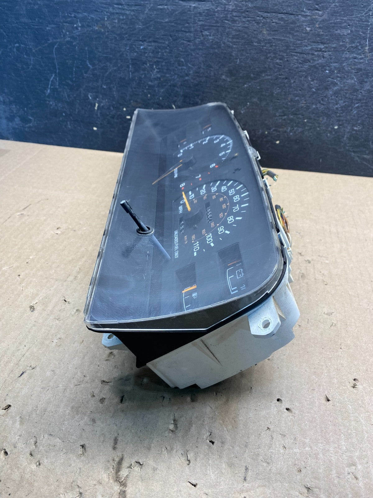 1992 to 1995 Toyota 4Runner Instrument Cluster 83200-35220 AG9417 PS2