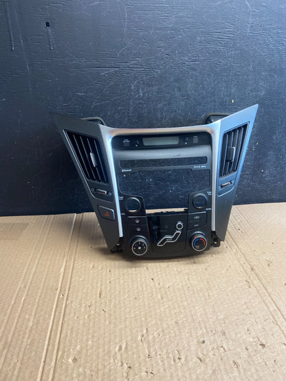 2011 - 2014 Hyundai Sonata Center Radio Climate Control Air Vent Bezel AF6247 DG0