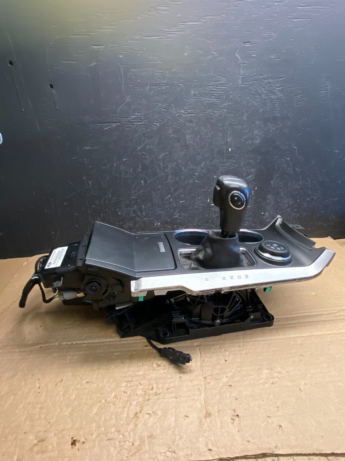 2013-2015 Ford Explorer Center Dash Shifter Floor Cup Holder Bezel AF2038 DW1