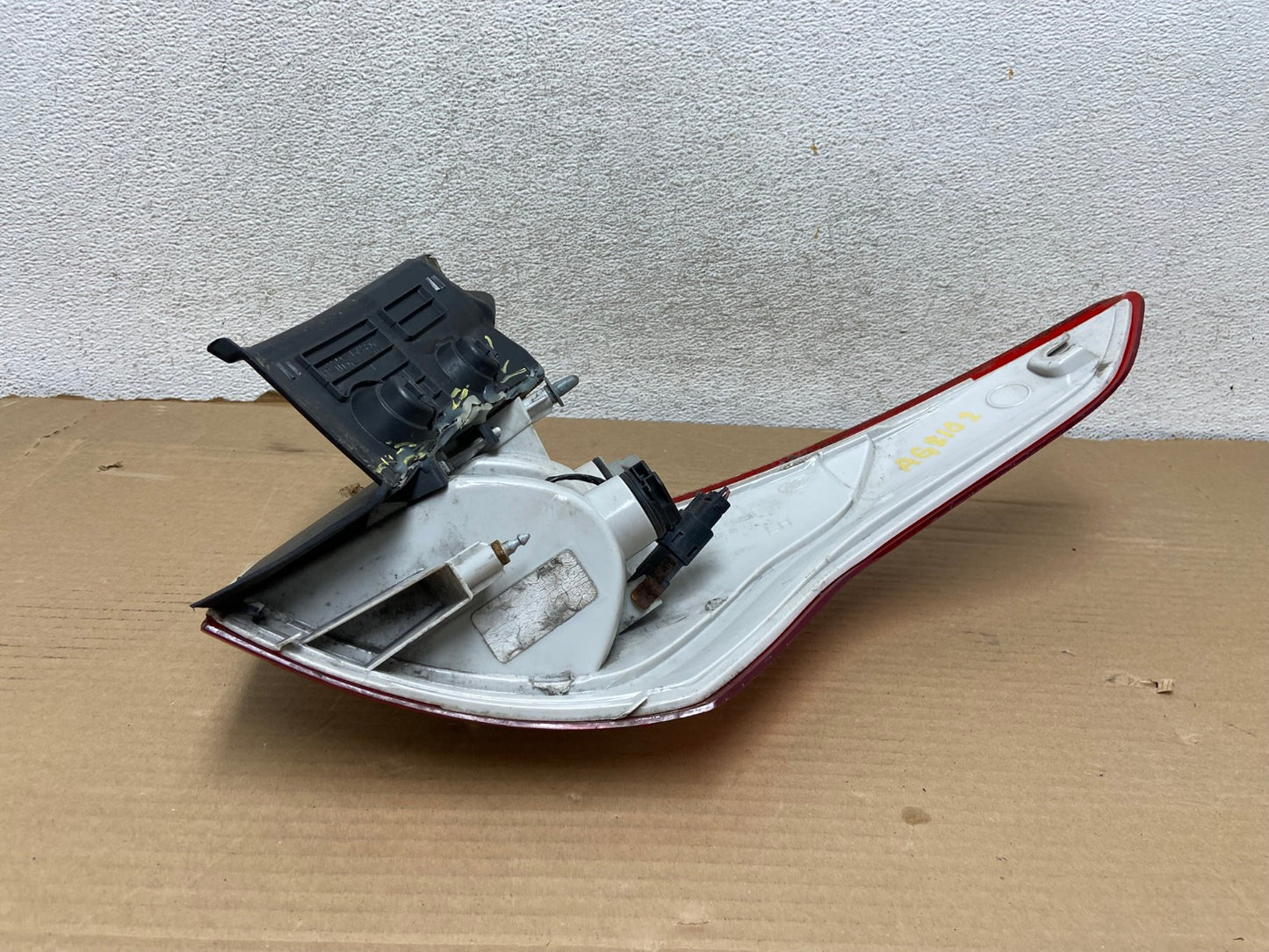2013 to 2016 Ford Escape Left Driver LH Side Tail Light AG8102 LK5
