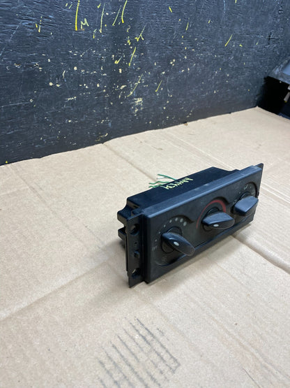 International Navistar 4300 Climate Control Heater Fan Panel  AA4434 DG2
