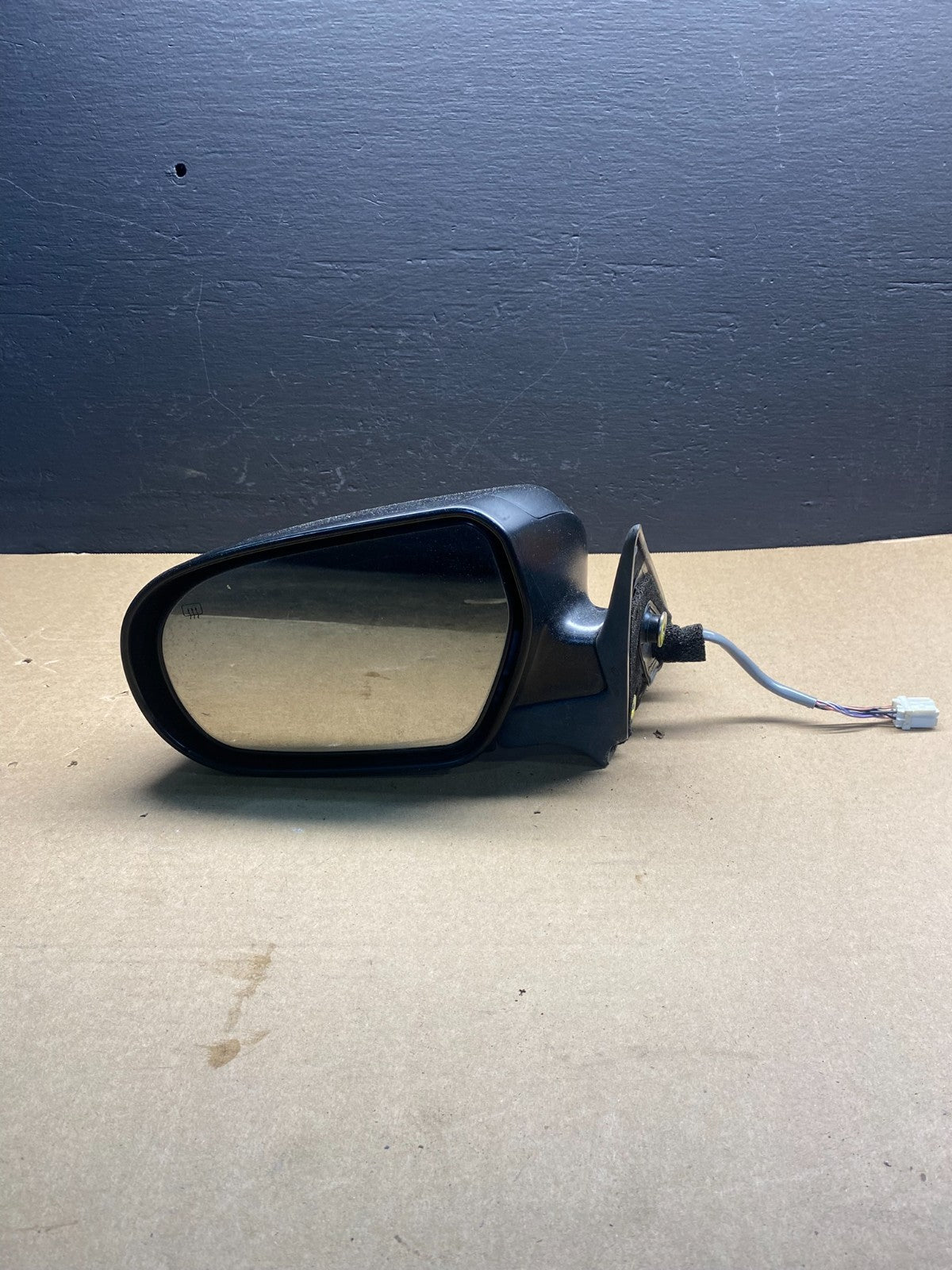 2005-2009 Subaru Legacy Left Driver LH Side View Door Mirror OEM AB7162 DW4