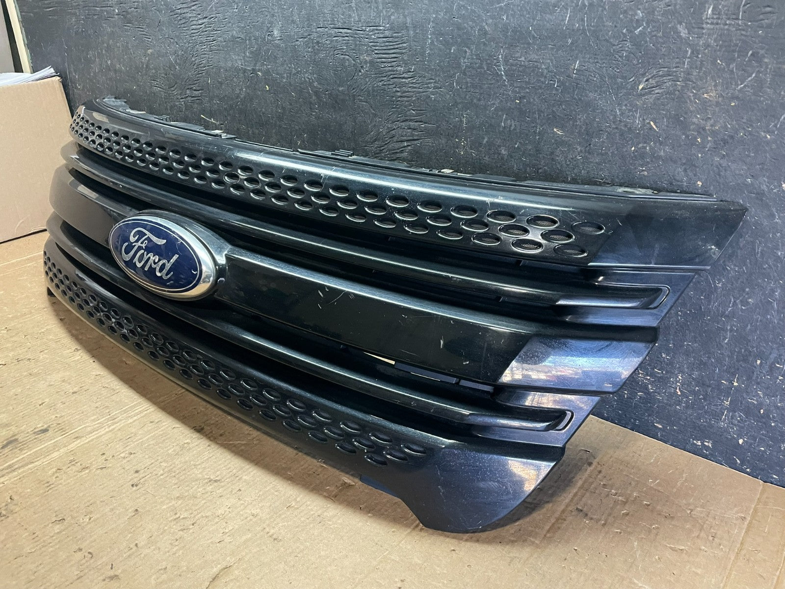 2011 to 2015 Ford Explorer Upper Front Grill Grille Oem Z8141 DG2