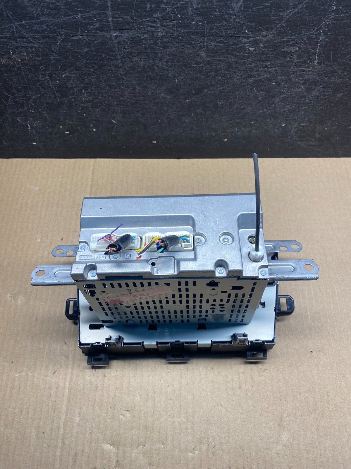 2010 to 2011 Toyota Prius Radio Stereo Receiver Aux Disc CD Player AG9479 DG5