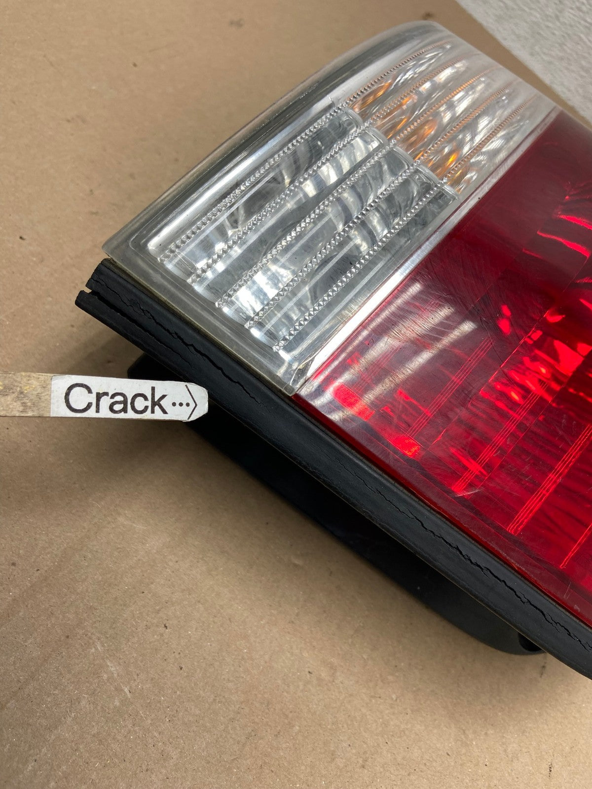 2005 to 2006 Hyundai Santa Fe Left Driver Side Tail Light AE7177 LK4