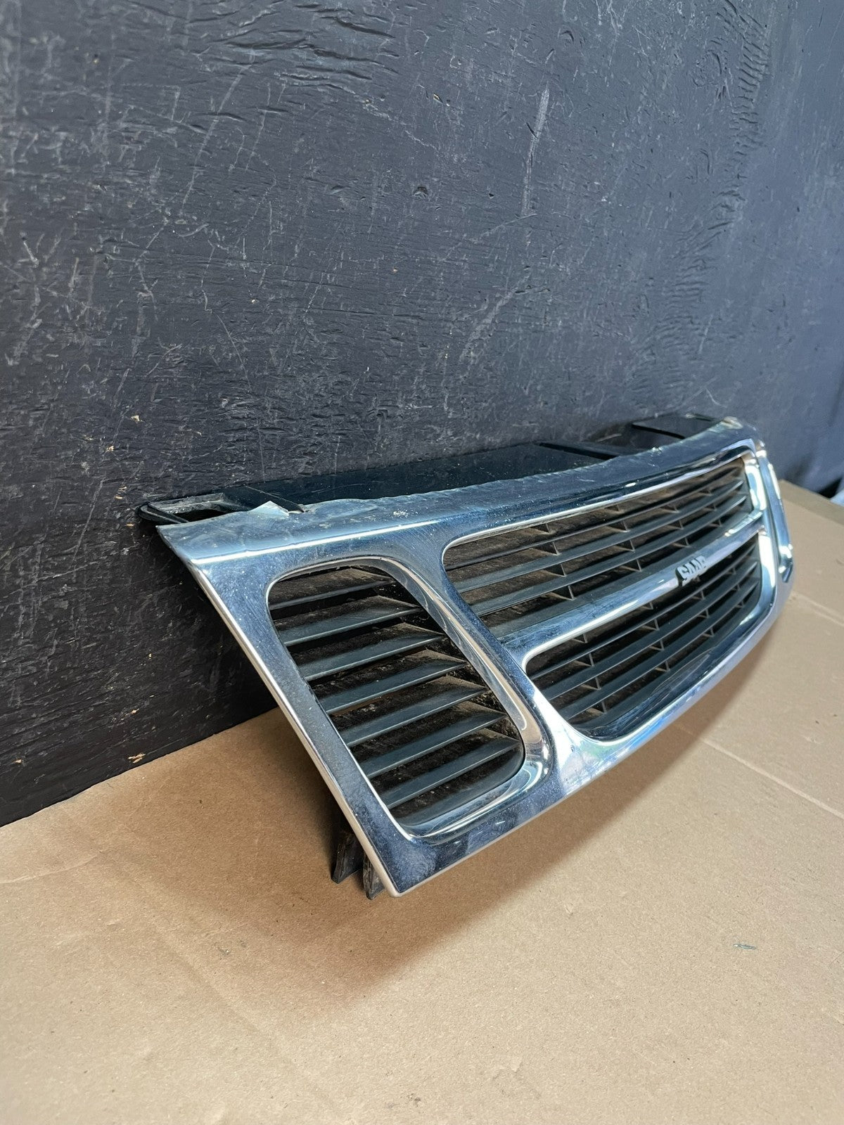 1994 to 1997 Saab 900 Front Upper Center Grille Grill ad8362 DG2