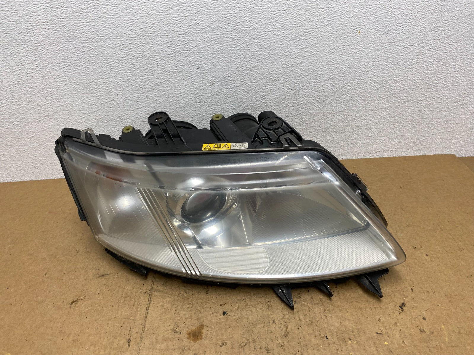 2003 2004 2005 2006 2007 Saab 9-3 Right Passenger Headlight Xenon Oem AC3570 DW0