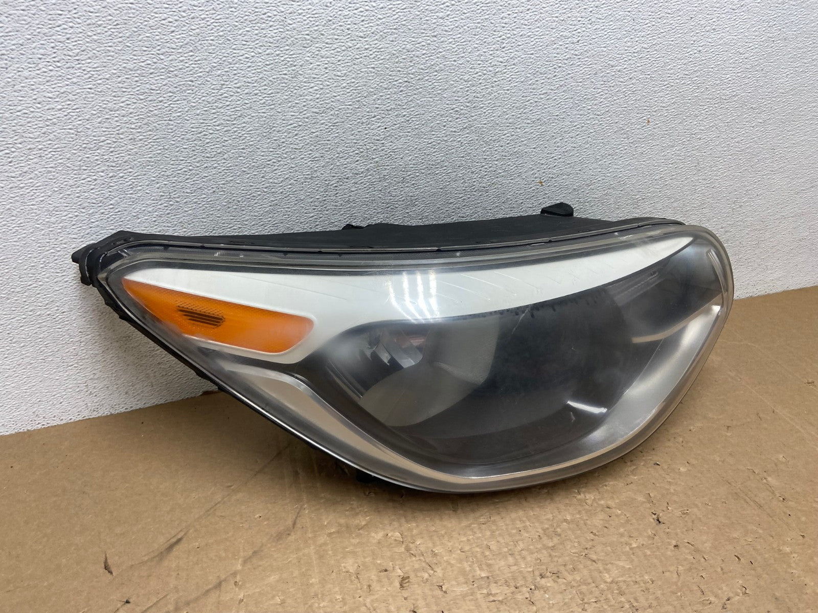 2014 - 2018 Kia Soul Right Passenger RH Halogen Headlight AG1141 LK2
