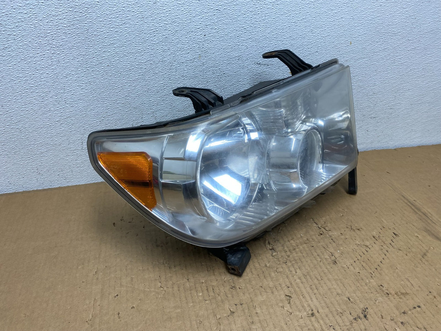 2007 - 2014 Toyota Sequoia Tundra Right Passenger RH Headlight Halogen AD1097 DW2
