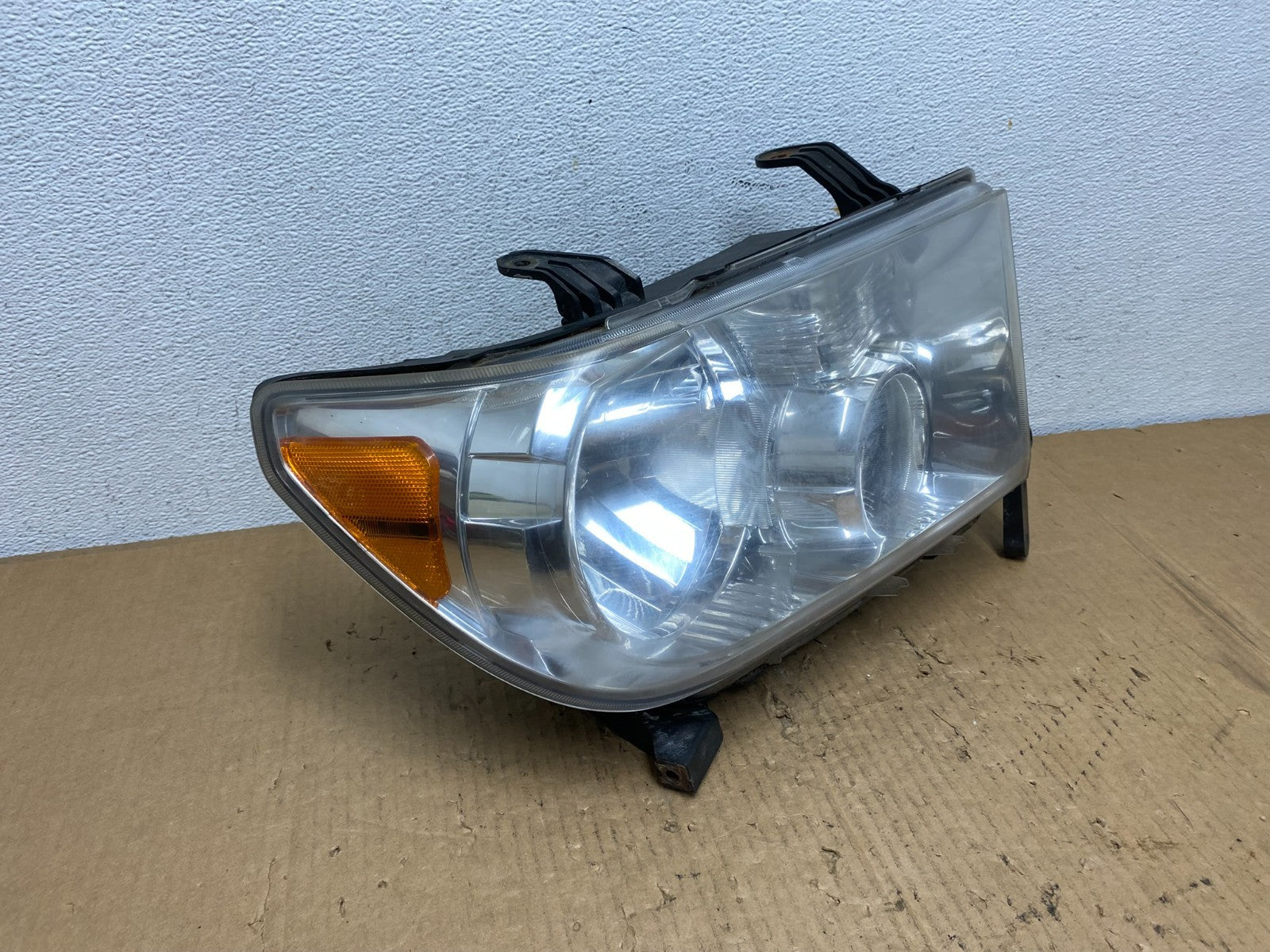 2007 - 2014 Toyota Sequoia Tundra Right Passenger RH Headlight Halogen AD1097 DW2