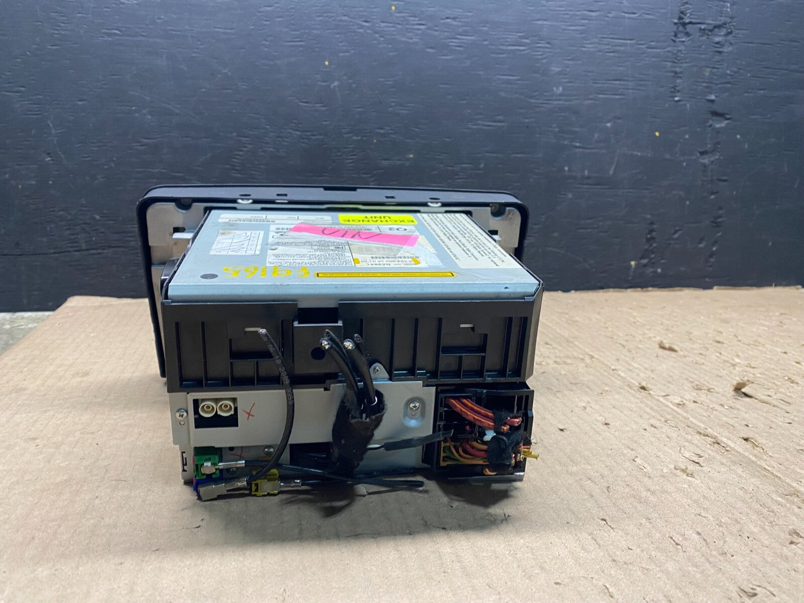 2008 to 2012 Mercedes ML350 GL450 Radio Navigation Screen Display F9165 DG15