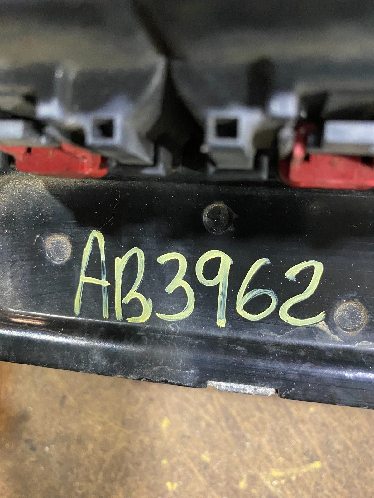 2005 Dodge Durango 4.7 Engine Contol Module Computer ECM ECU OEM  AB3962 DG3