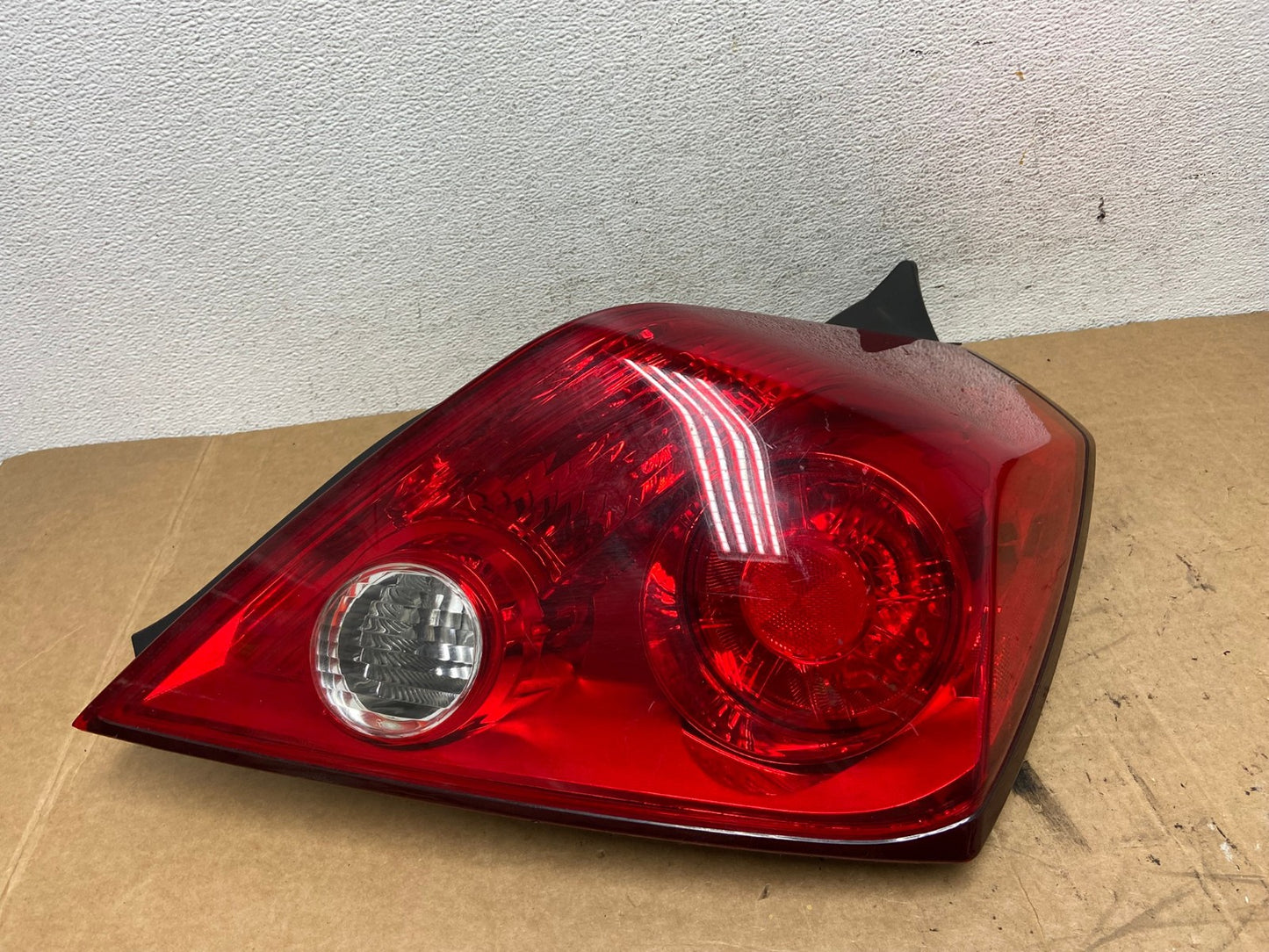 2008 - 2013 Nissan Altima Coupe Right Passenger Side Rh Tail Light AD6377 LK2