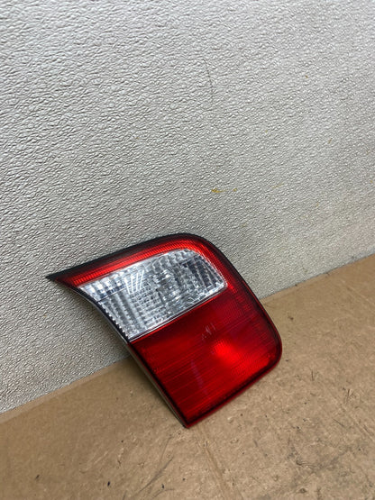 2001 2002 Subaru Forester Left Driver Inner Lid Mounted Tail Light Oem AA3909 DW2