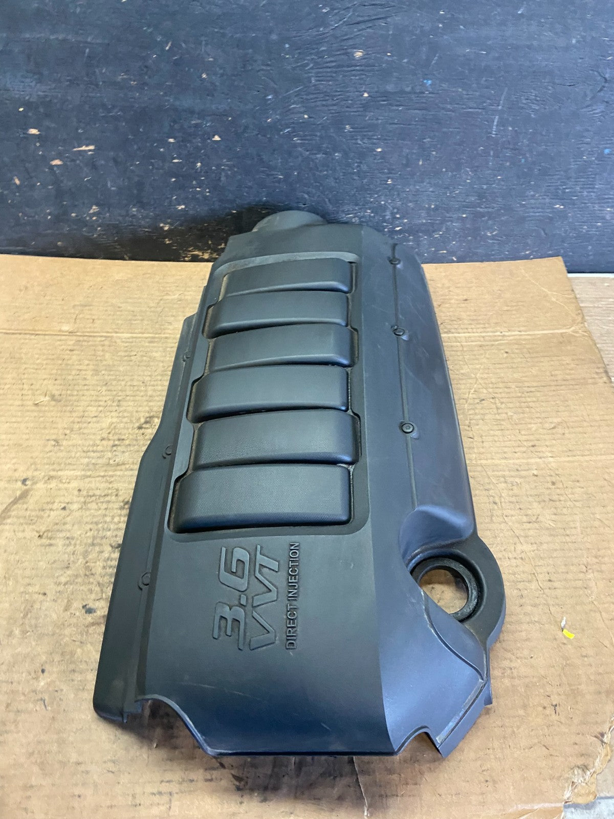 2007 to 2008 GMC Acadia 3.6L VVT Engine Cover Shield OEM Q8555 DG2