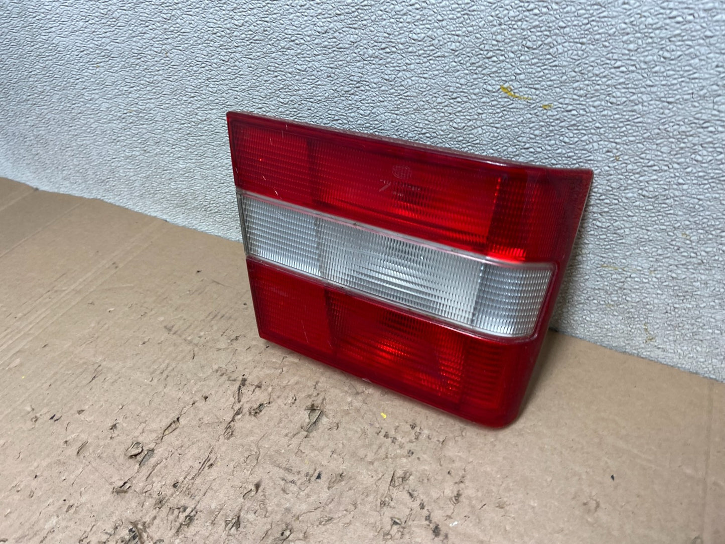 1995 to 1997 Volvo 940 960 Left Driver LH Side Inner Tail Light Oem Y0534 DG1