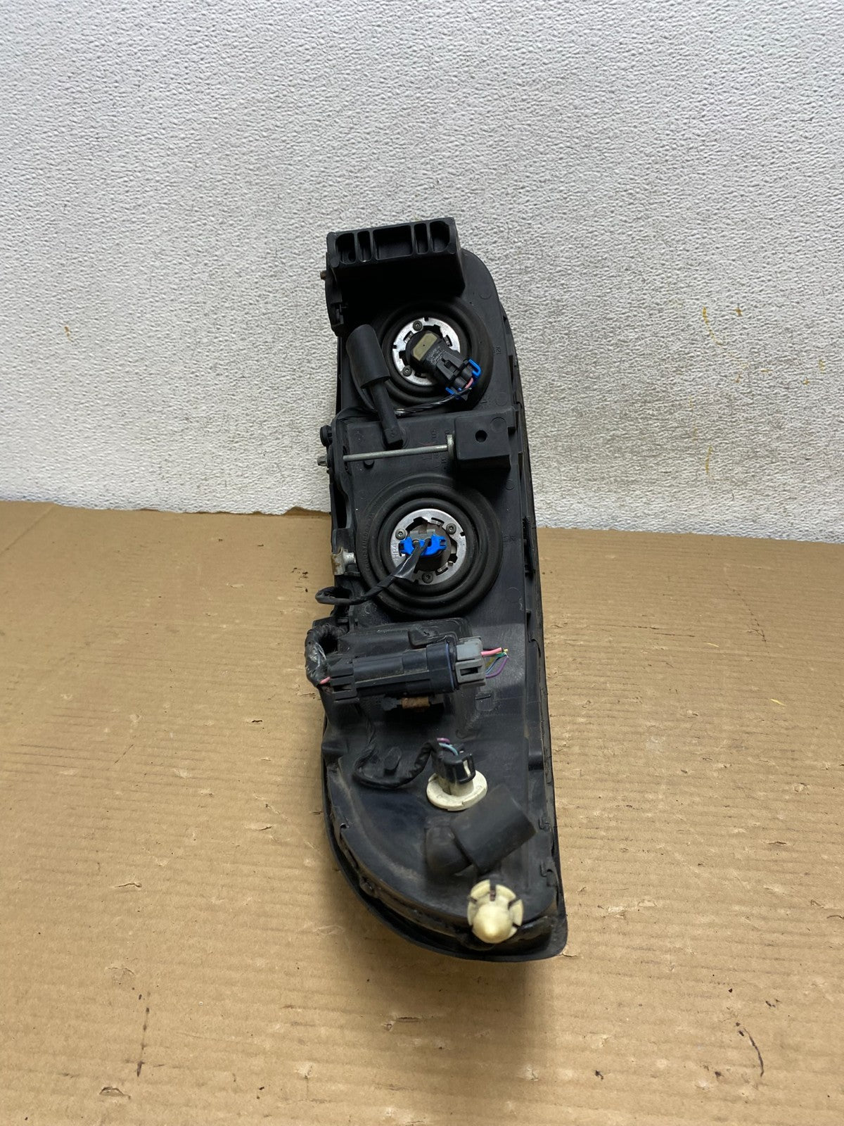 2000 to 2005 Buick Lesabre Headlight Left Driver Lh Side Halogen AH0569 DW9