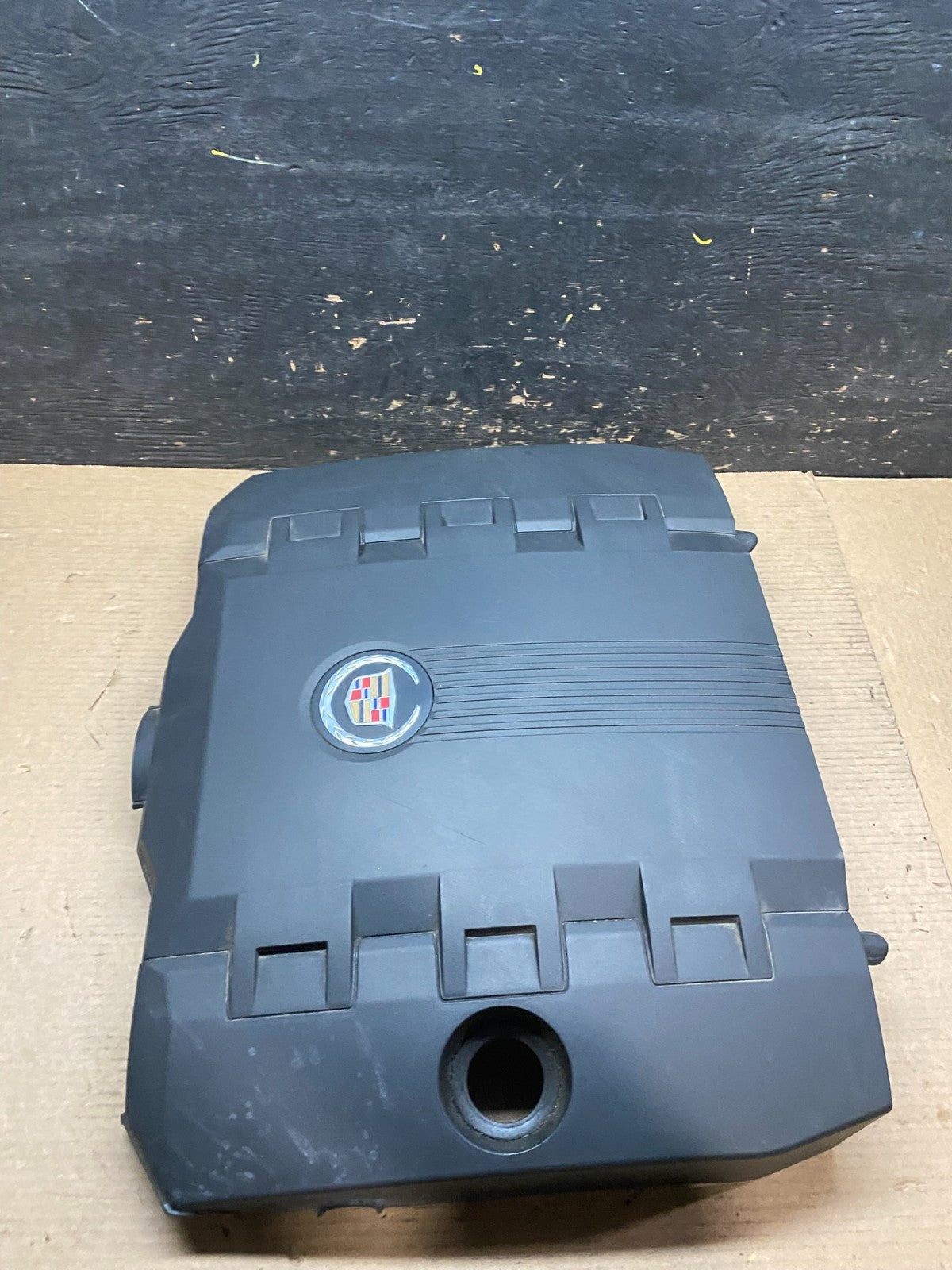 2008 to 2013 Cadillac CTS 3.6L Plastic Engine Cover Shield OEM V7085 DG2