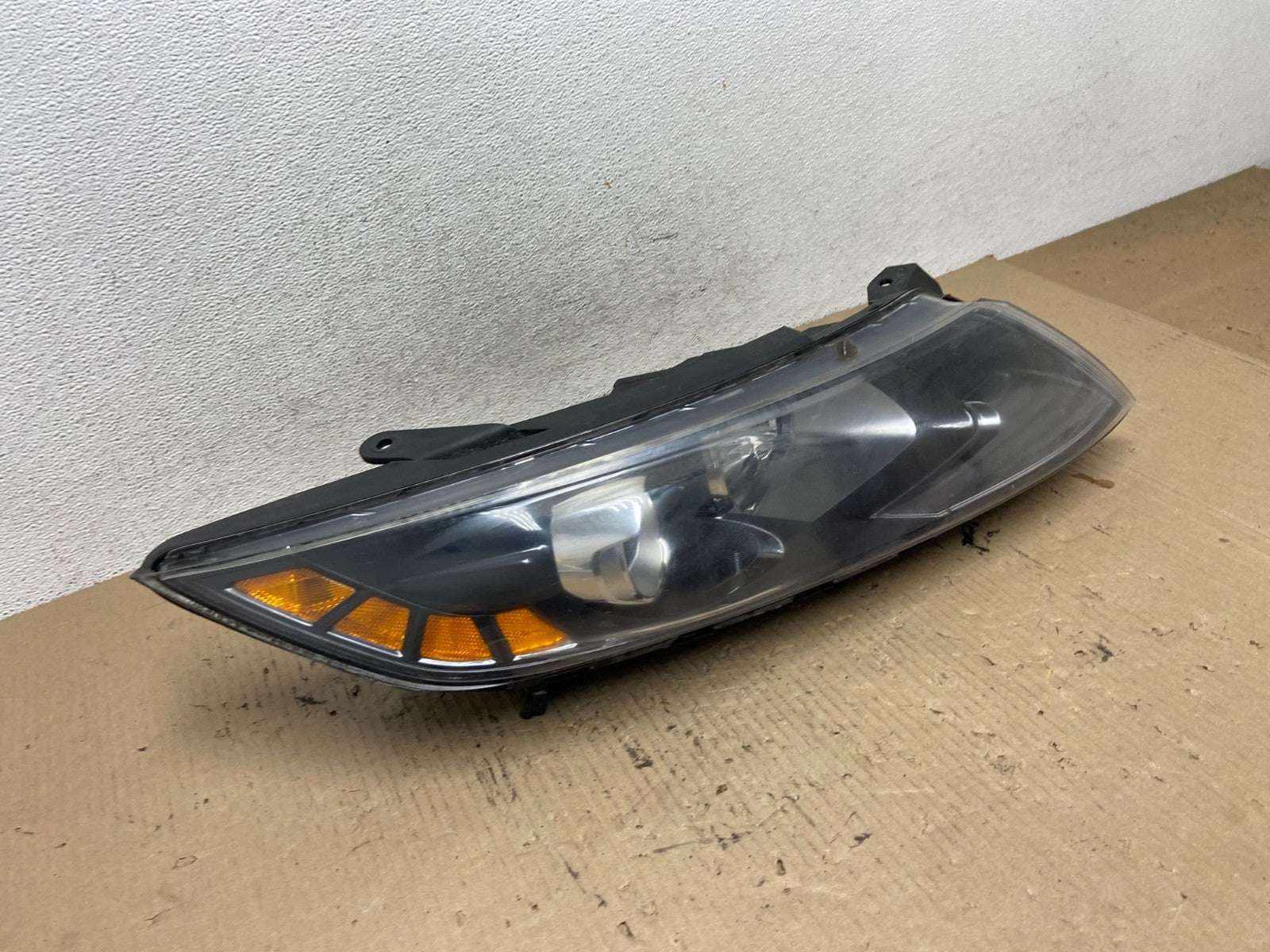 2011-2013 Kia Optima Right Passenger RH Side Headlight Halogen AF6020 DW2